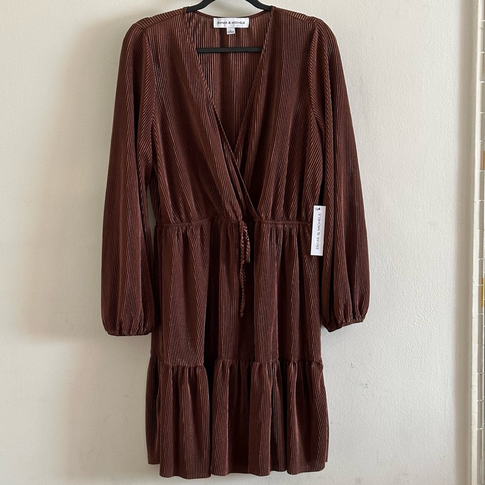 Emma & Michele Brown Long Sleeve Short Dress NWT
